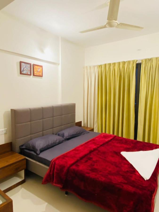 Royal Nest - 2 Bhk Service Appt Apartment Pune